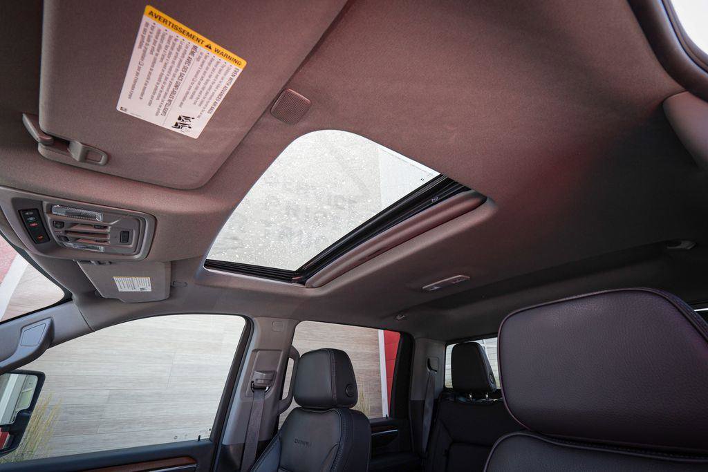 Used 2024 GMC Sierra 3500 Denali w/ Denali Reserve Package image 23