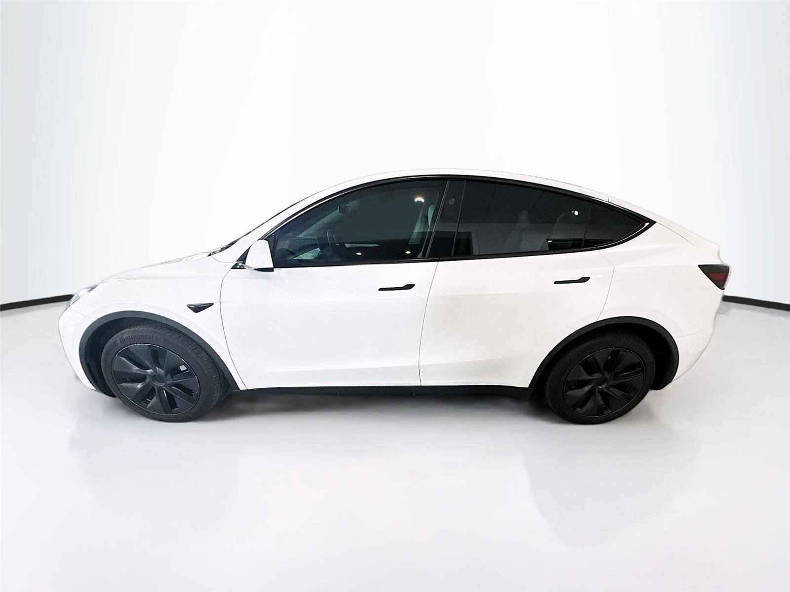 Used 2025 Tesla Model Y Long Range AWD/4WD image 3