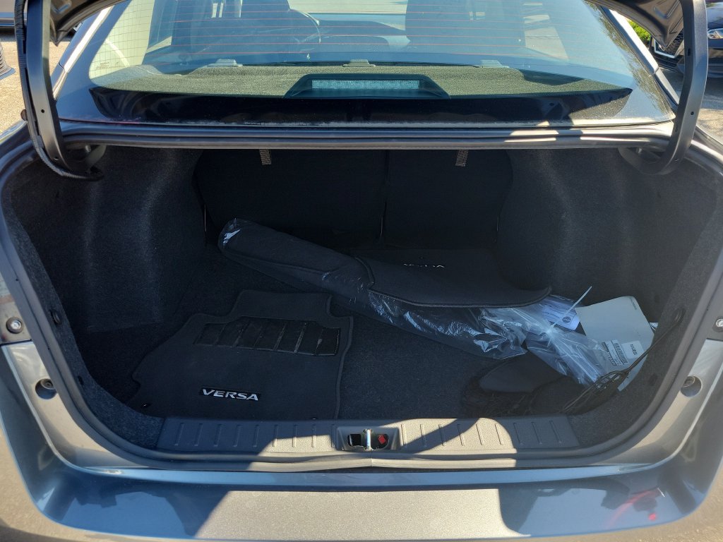 Used 2025 Nissan Versa SV w/ Trunk Package FWD image 7