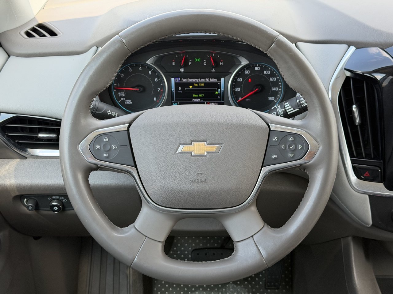 Used 2019 Chevrolet Traverse LT FWD image 12