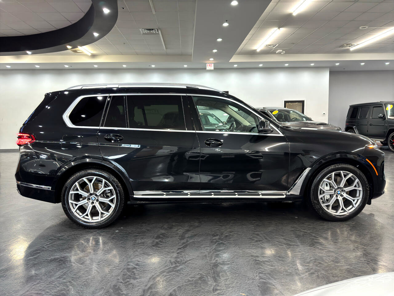 Used 2023 BMW X7 xDrive40i w/ Premium Package image 12
