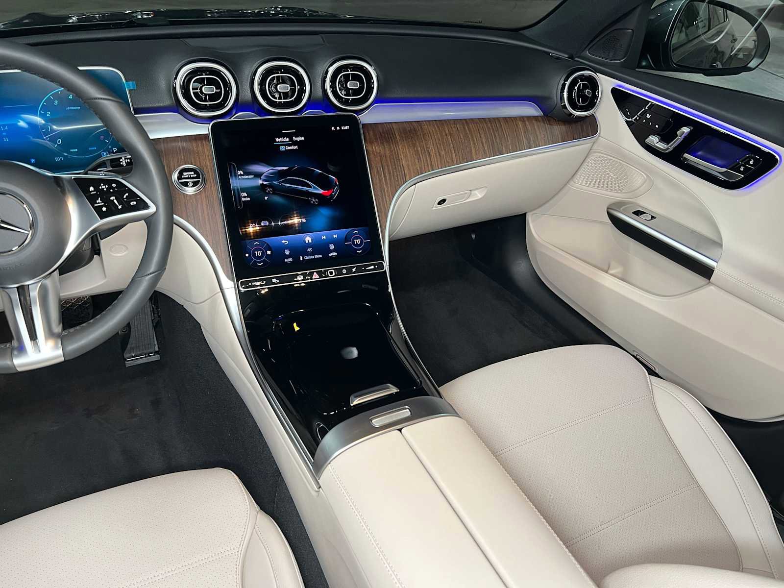 Used 2025 Mercedes-Benz C 300 4MATIC Sedan image 40