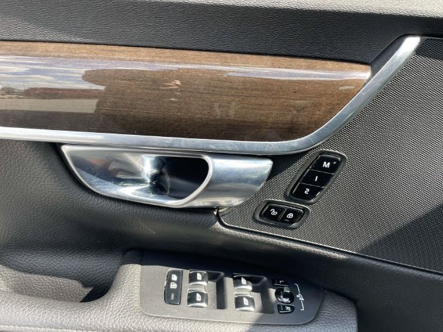 Used 2018 Volvo S90 T5 Momentum w/ Protection Package FWD image 20