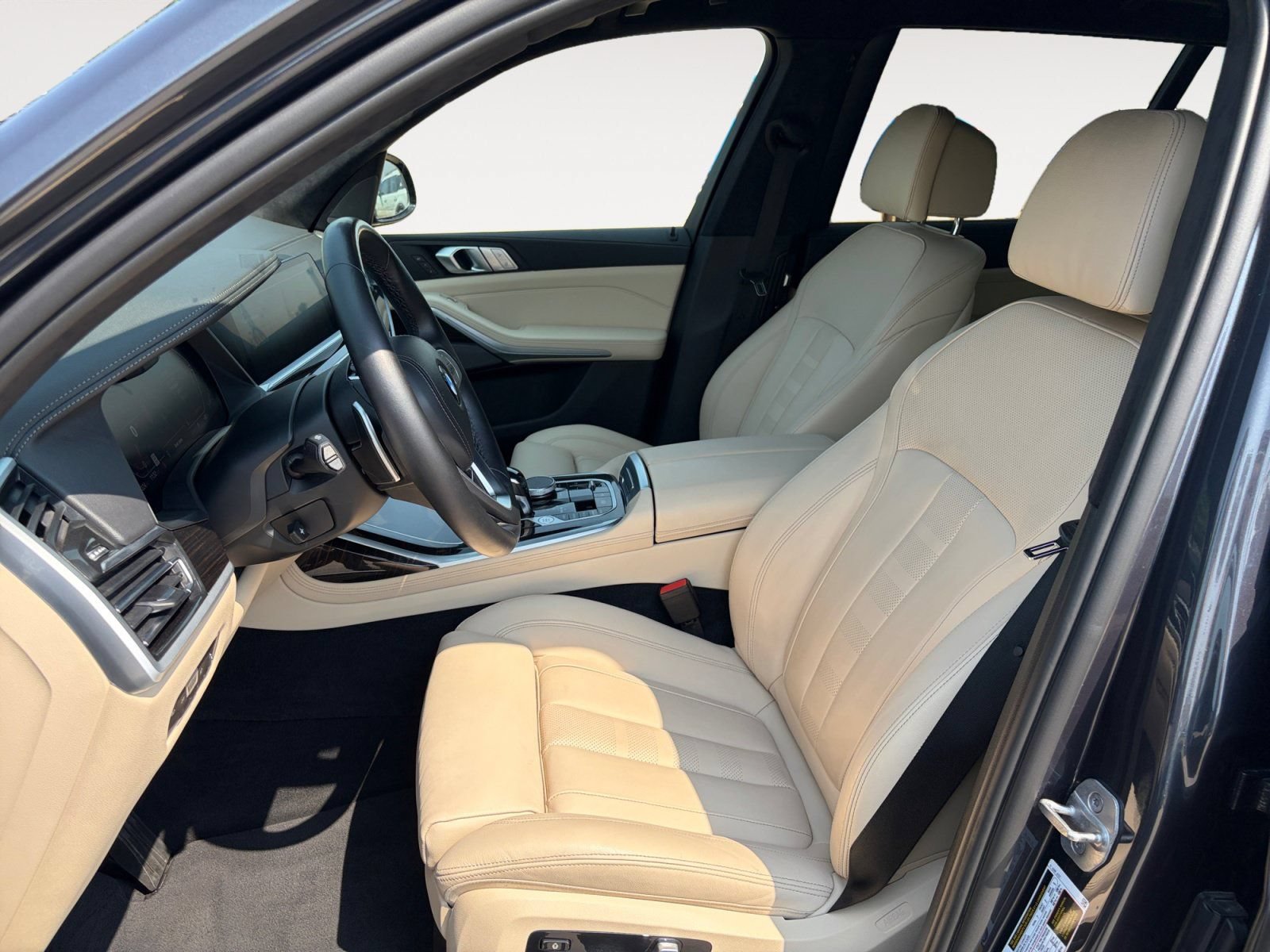 Used 2021 BMW X7 xDrive40i w/ Premium Package AWD/4WD image 9