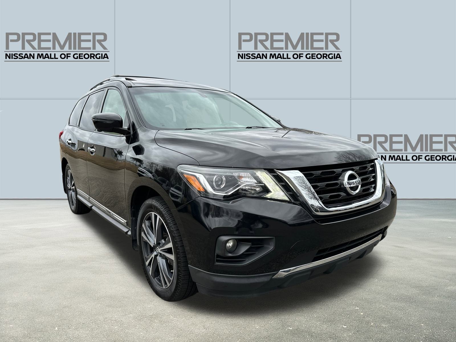 Used 2018 Nissan Pathfinder Platinum image 3