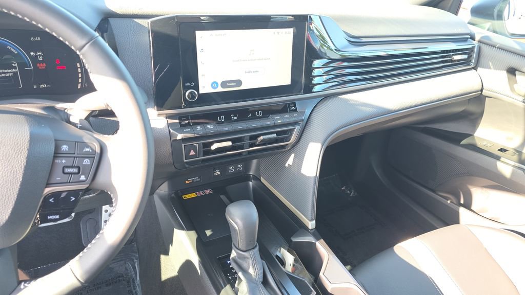 Used 2026 Toyota Camry SE FWD image 15