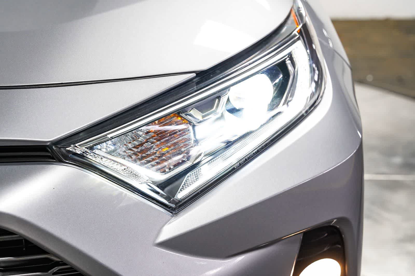 Certified 2020 Toyota RAV4 XSE AWD/4WD image 8