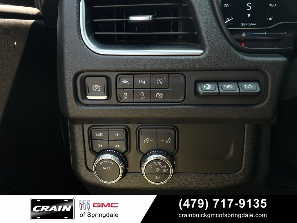 Used 2024 GMC Yukon AT4 w/ Technology Package AWD/4WD image 13