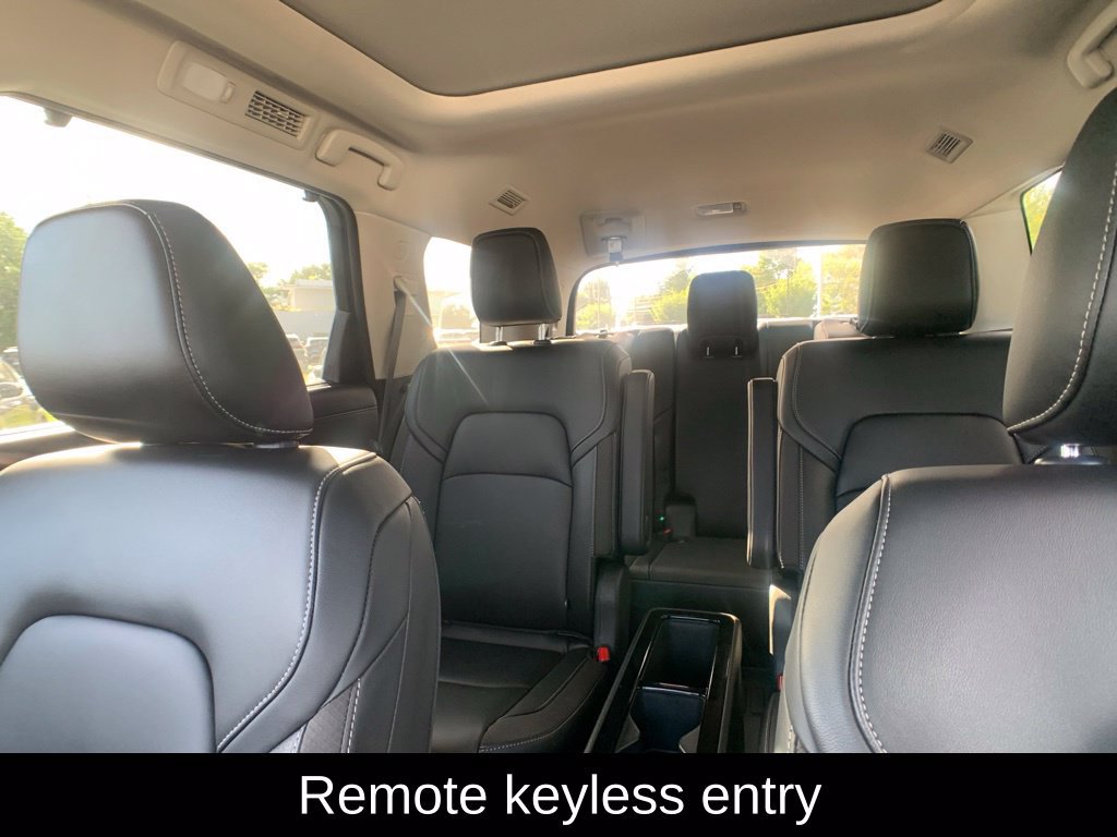 Used 2025 Nissan Pathfinder SL w/ SL Premium Package AWD/4WD image 26