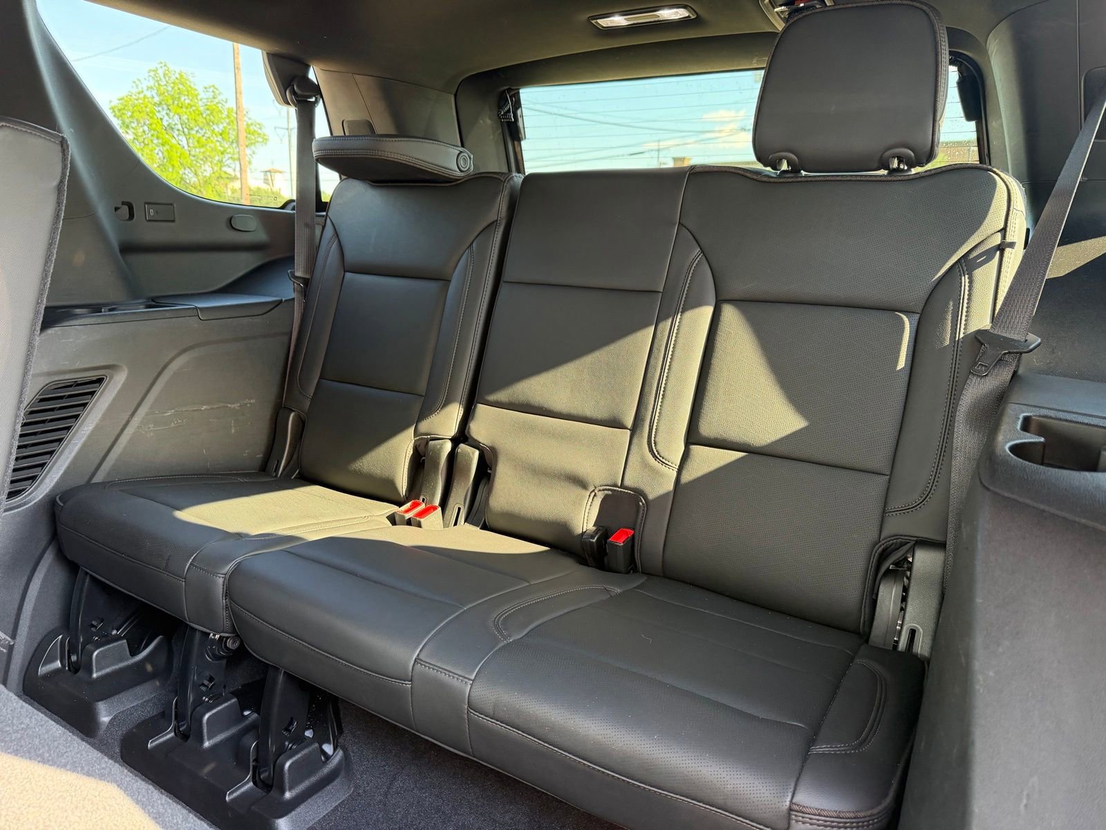 Used 2021 Chevrolet Tahoe High Country w/ Premium Package RWD image 21