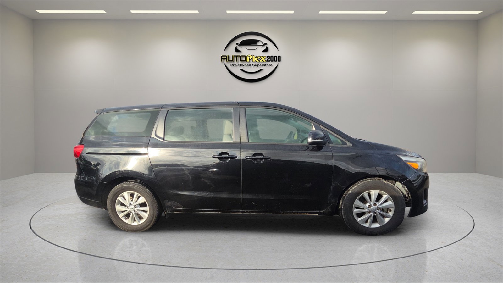 Used 2018 Kia Sedona L image 8