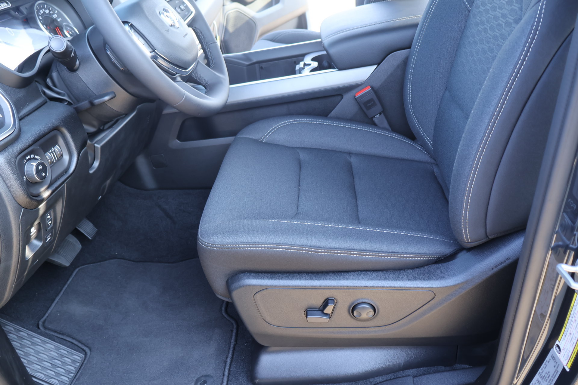 New 2026 RAM 1500 Lone Star AWD/4WD image 12