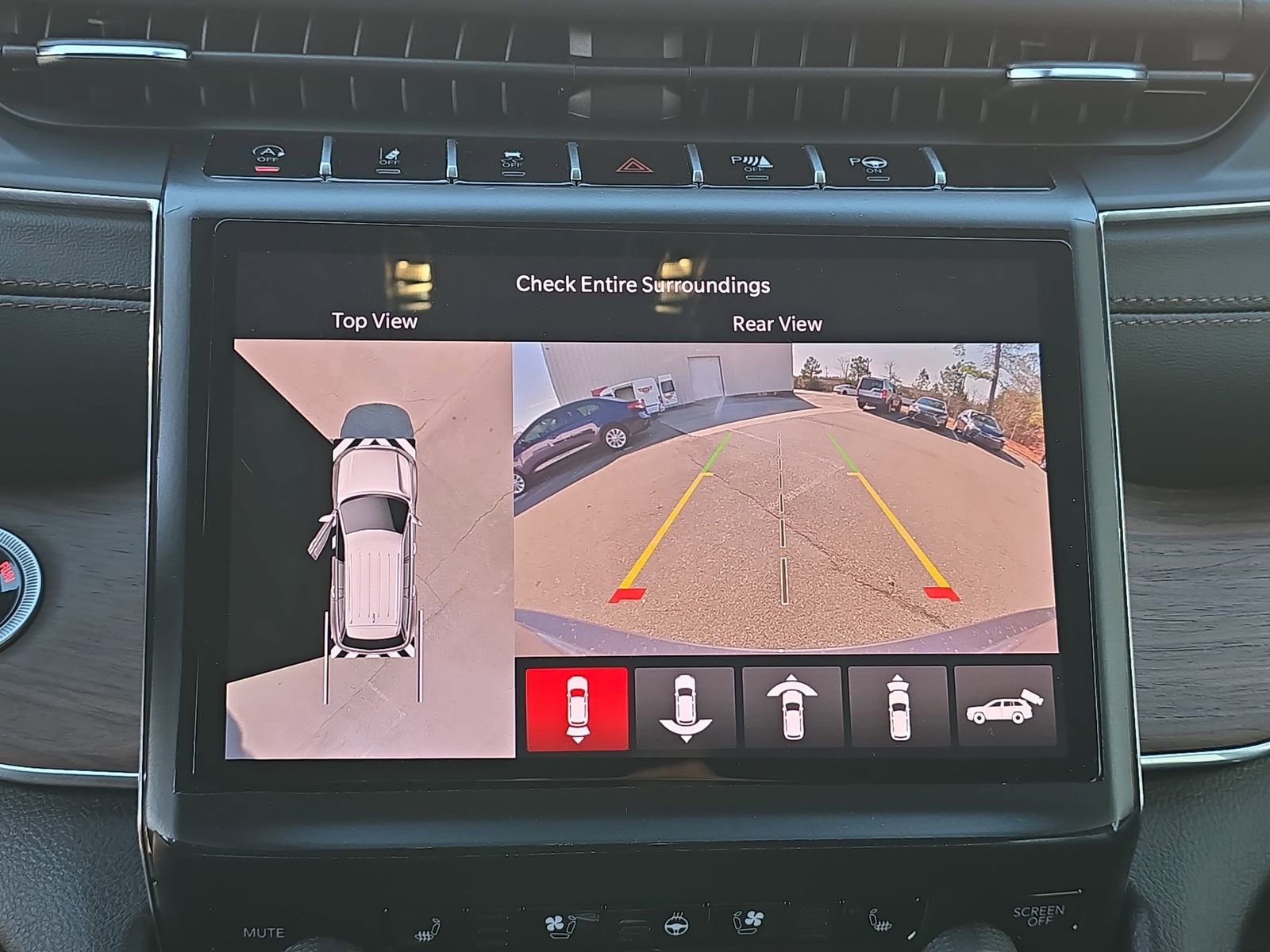 Used 2025 Jeep Grand Cherokee Summit w/ Obsidian Package image 30