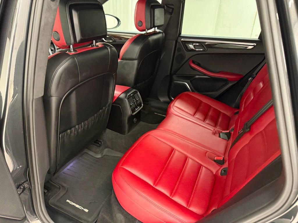 Used 2017 Porsche Macan Turbo image 49
