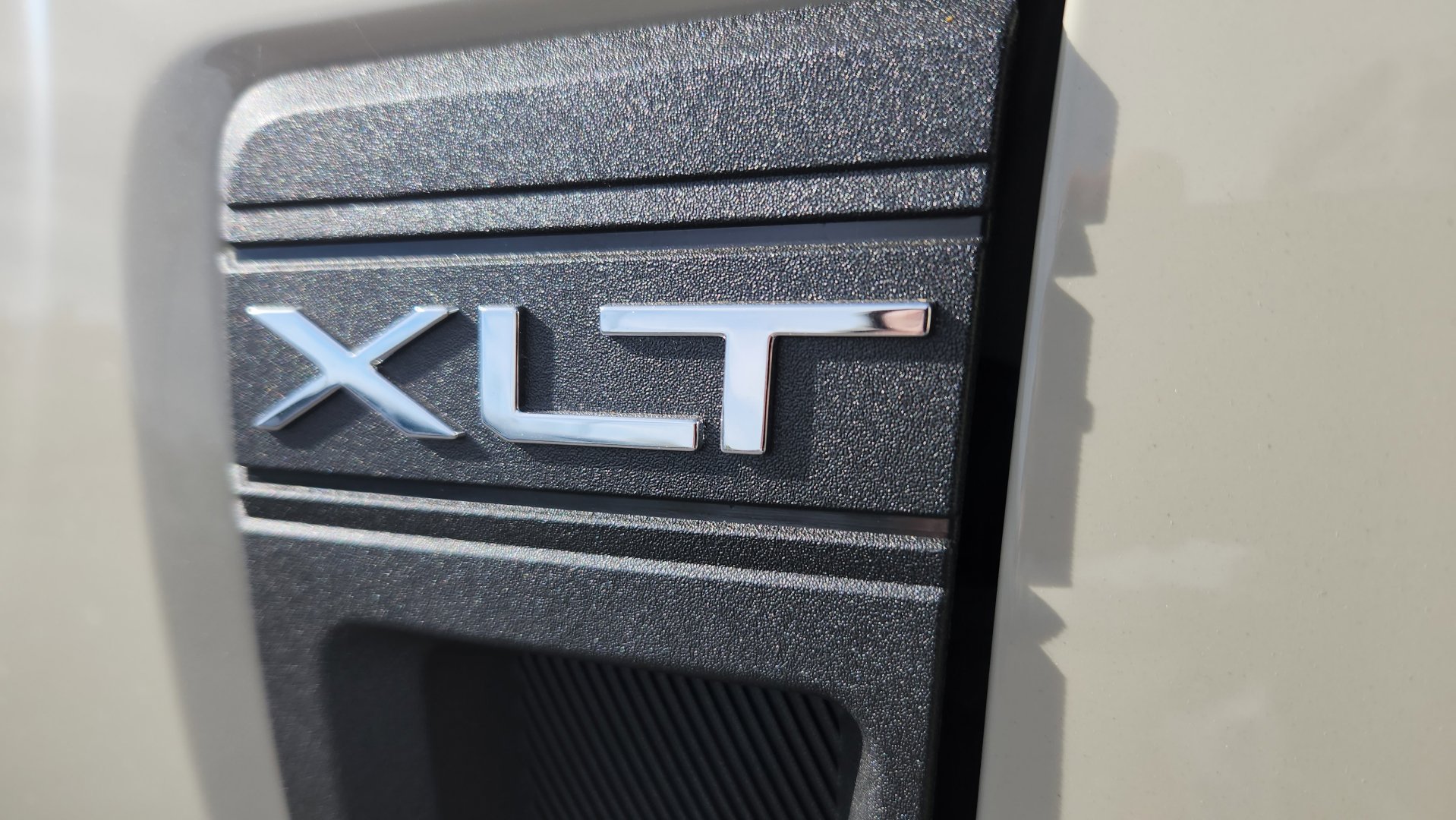 New 2025 Ford Maverick XLT w/ Equipment Group 301A image 17