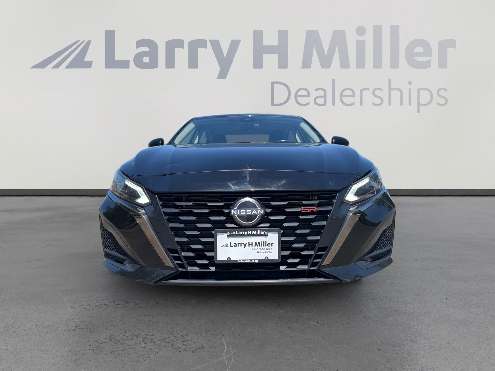 Used 2024 Nissan Altima 2.5 SR w/ SR Premium Package FWD image 8