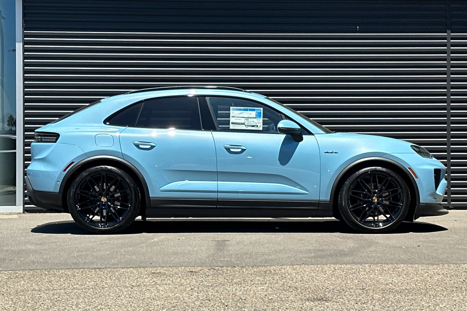 New 2025 Porsche Macan Electric image 9