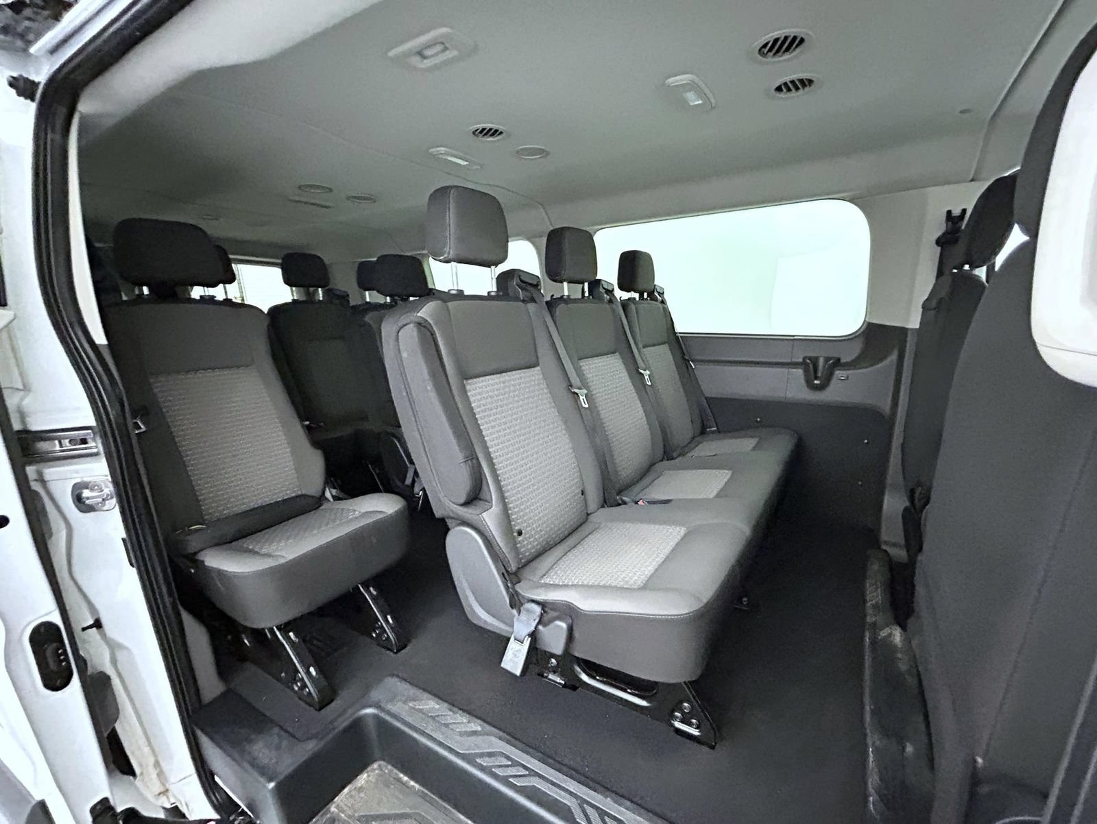 Used 2022 Ford Transit 350 XLT RWD image 17