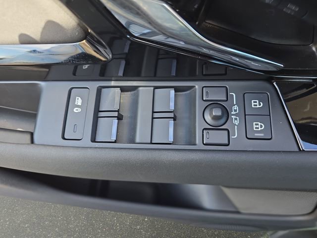 Certified 2025 Land Rover Range Rover Evoque S image 31