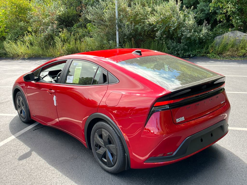 New 2026 Toyota Prius LE image 3