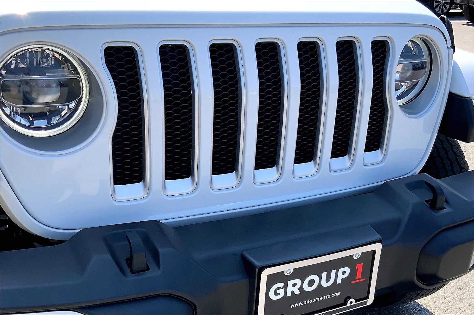 Used 2021 Jeep Wrangler Unlimited Sahara AWD/4WD image 32