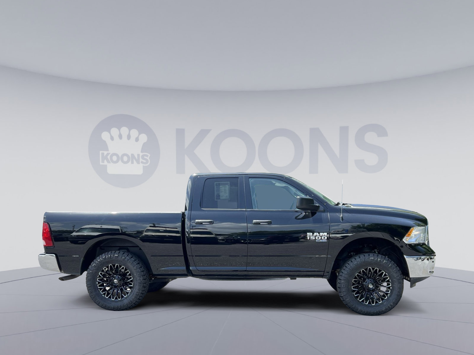 Used 2024 RAM 1500 Classic SLT AWD/4WD image 12