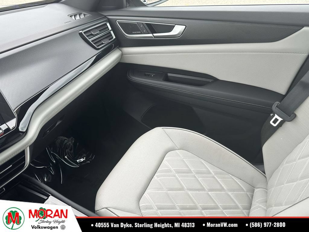 Certified 2024 Volkswagen Atlas Cross Sport SEL Premium R-Line AWD/4WD image 34