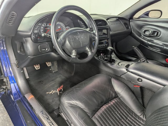 Used 2004 Chevrolet Corvette Z06 w/ Z06 Preferred Equipment Group RWD image 12