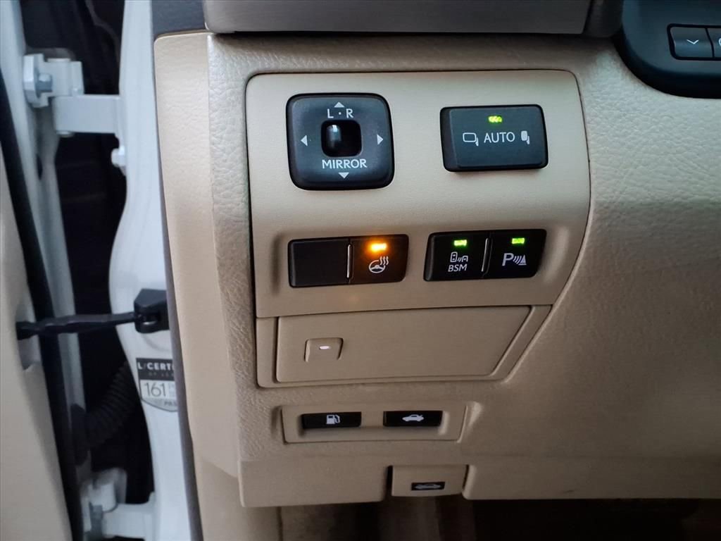 Used 2014 Lexus LS 460 w/ Comfort Package image 16