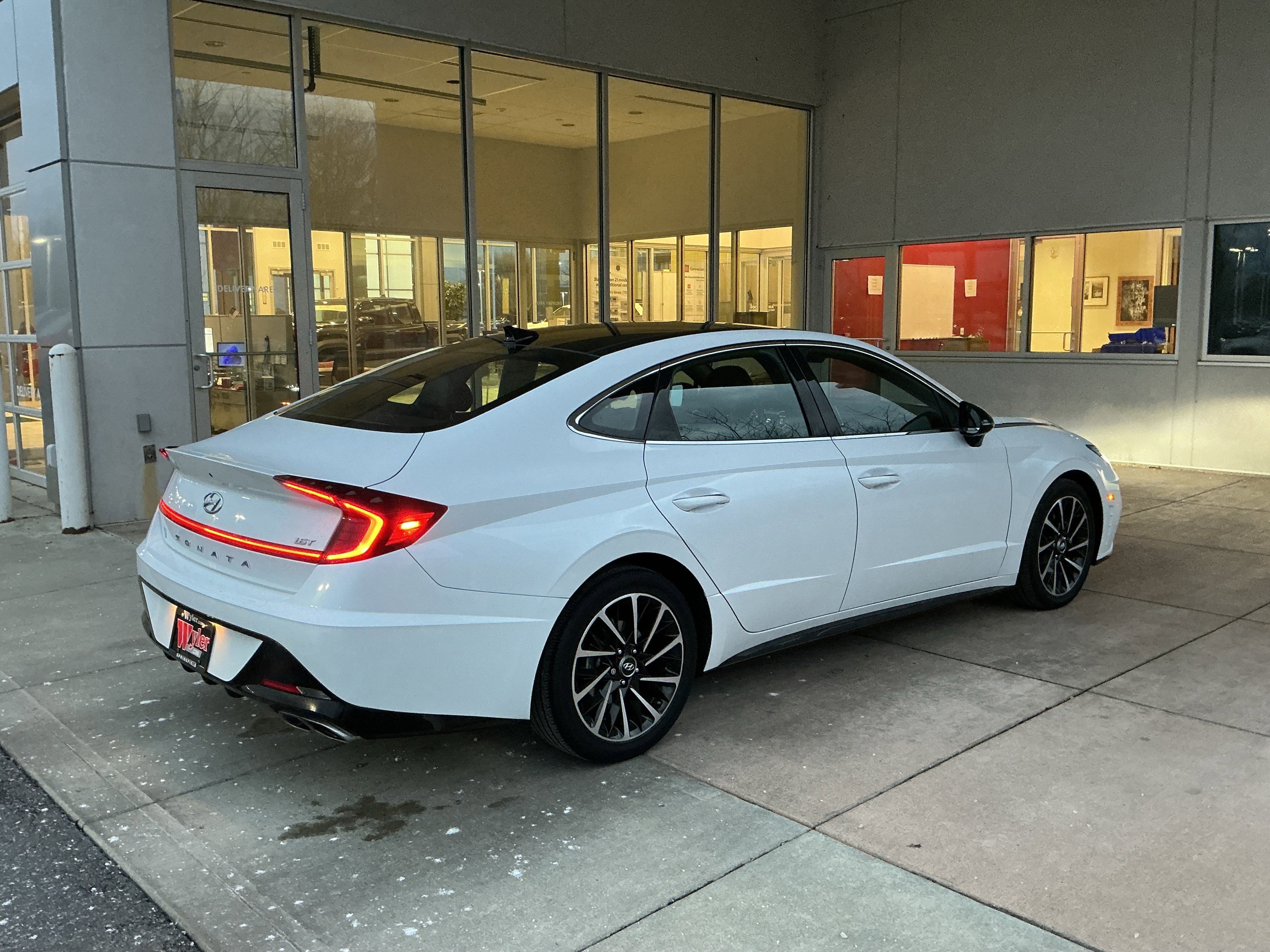 Used 2020 Hyundai Sonata SEL Plus w/ Tech Package image 22