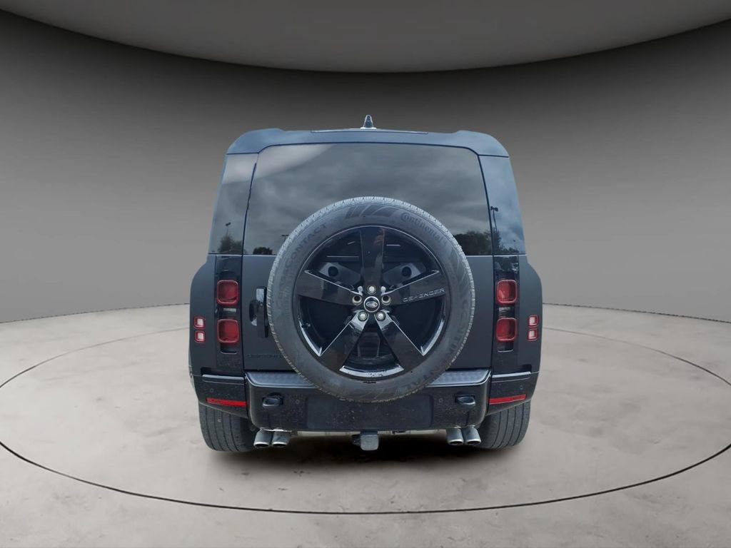 Used 2025 Land Rover Defender 110 X-Dynamic SE AWD/4WD image 9