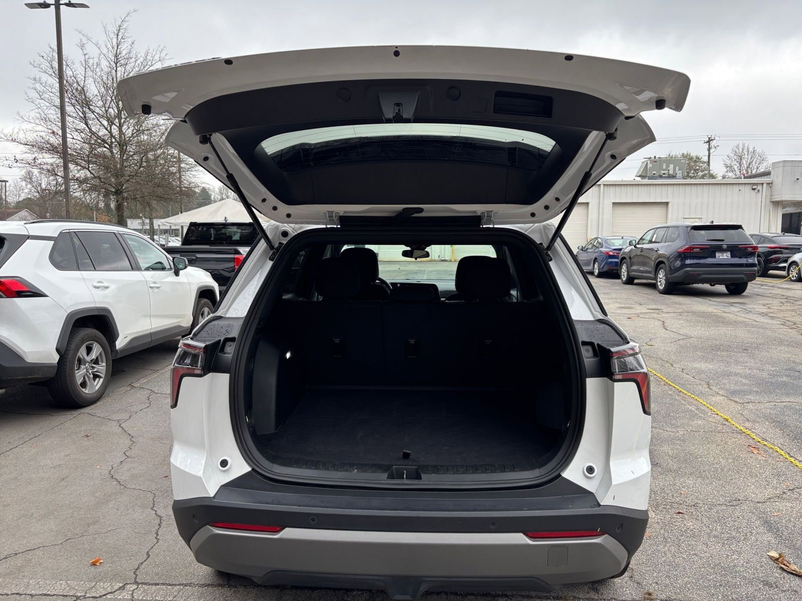 Used 2025 Chevrolet Equinox LT image 31