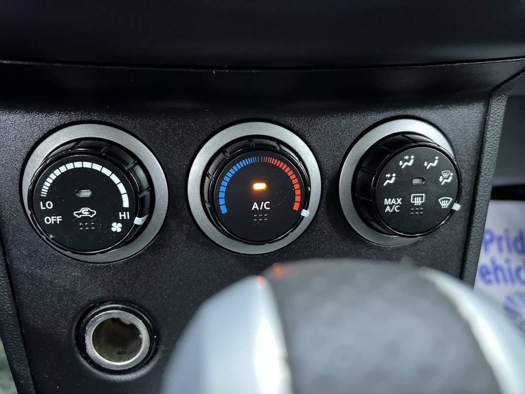 Used 2012 Nissan Rogue SV AWD/4WD image 23
