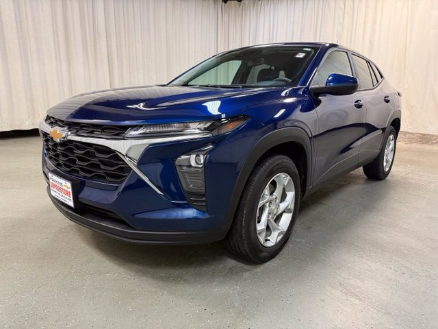 Used 2024 Chevrolet Trax LS w/ LS Convenience Package FWD image 11