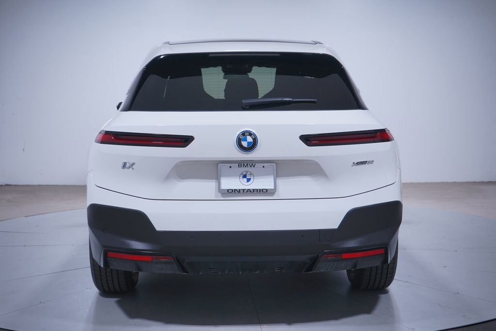 Used 2023 BMW iX xDrive50 image 5