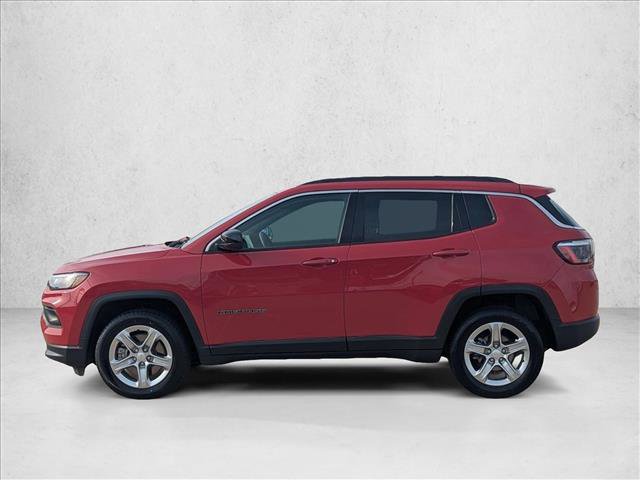 Used 2024 Jeep Compass Latitude image 9