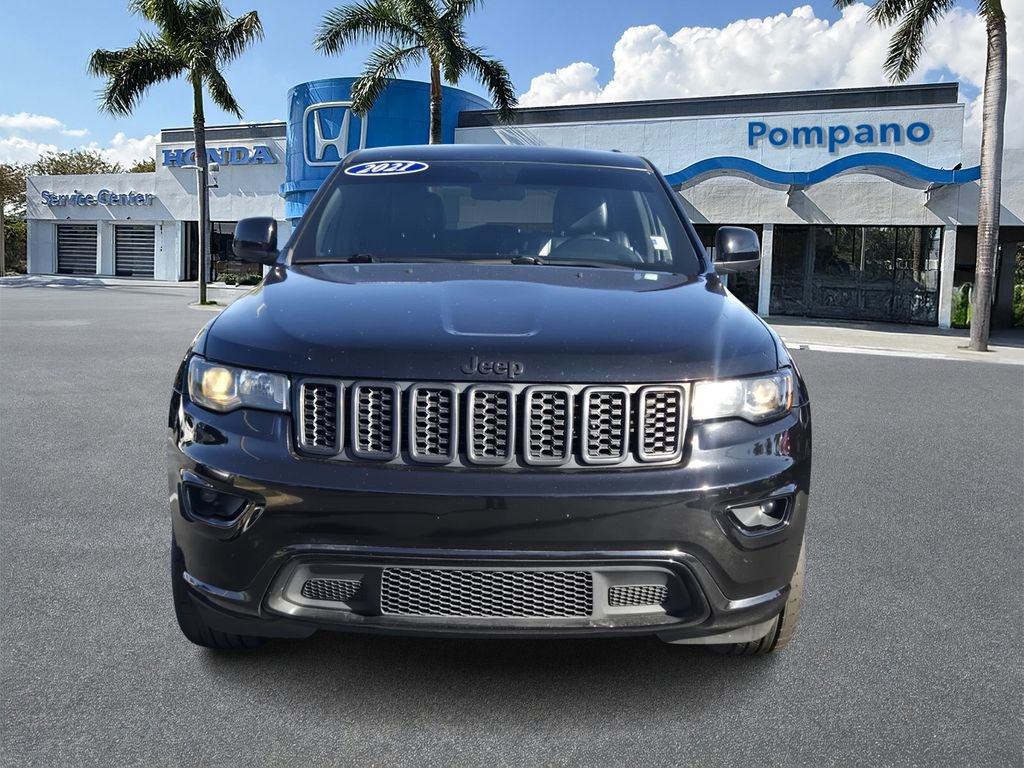 Used 2021 Jeep Grand Cherokee Laredo X image 2