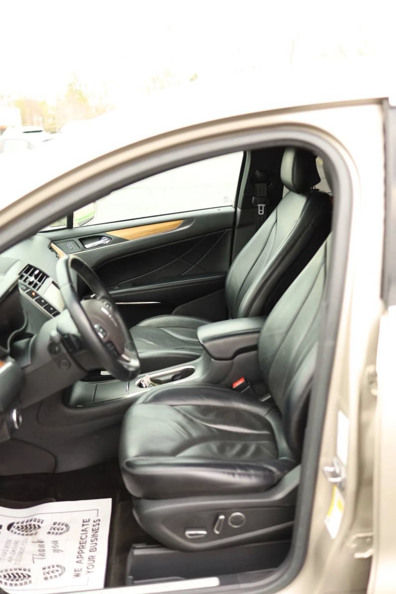 Used 2015 Lincoln MKC AWD w/ Equipment Group 102A Reserve image 16