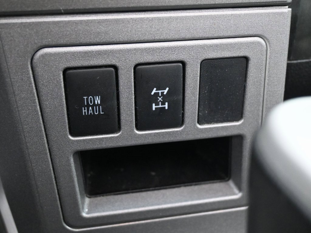 Used 2015 Toyota Sequoia Limited image 17