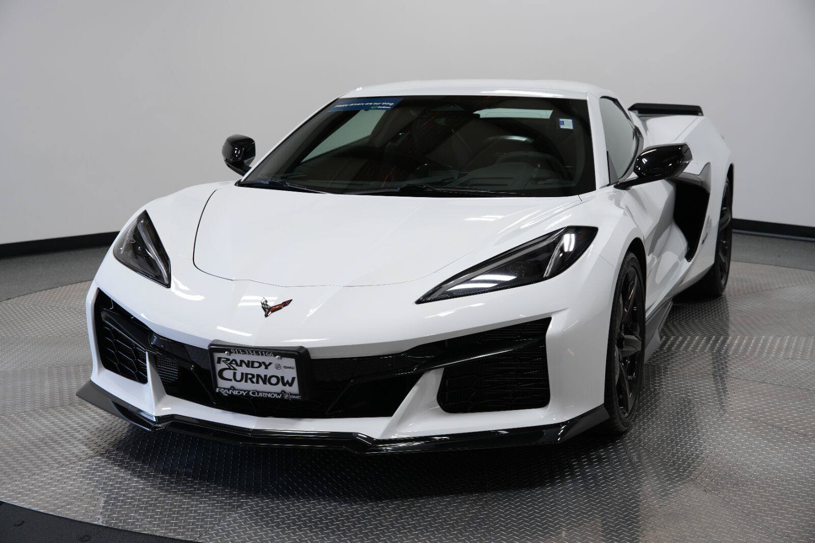 Used 2025 Chevrolet Corvette E-Ray w/ Stealth Interior Trim Package AWD/4WD image 4