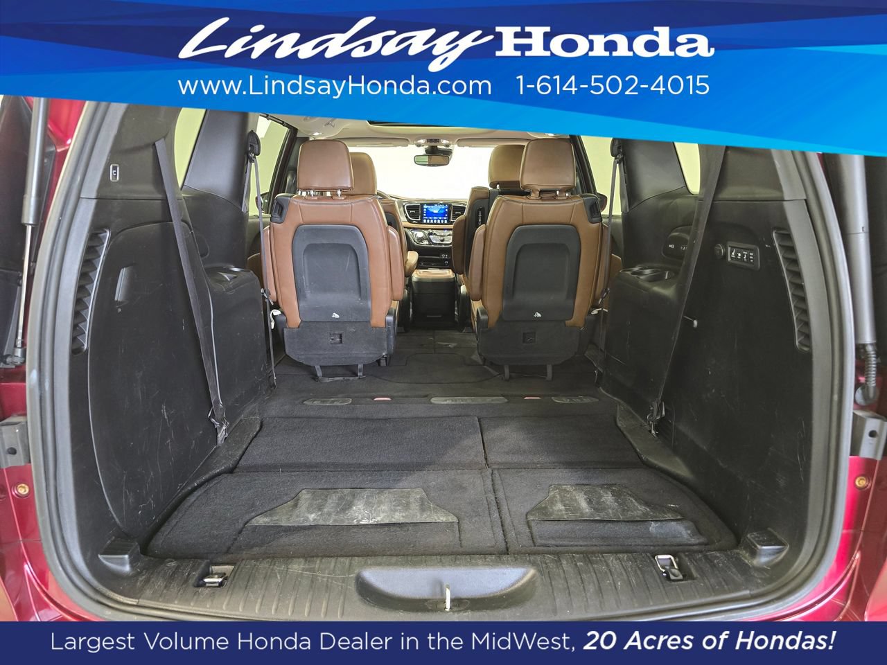 Used 2017 Chrysler Pacifica Limited w/ UConnect Theater Package FWD image 8