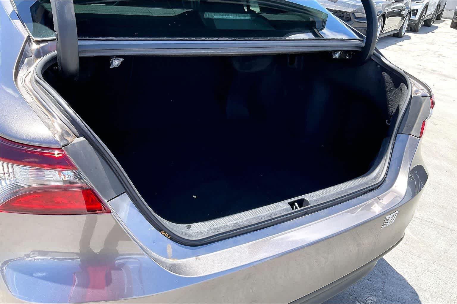 Used 2022 Toyota Camry LE FWD image 18