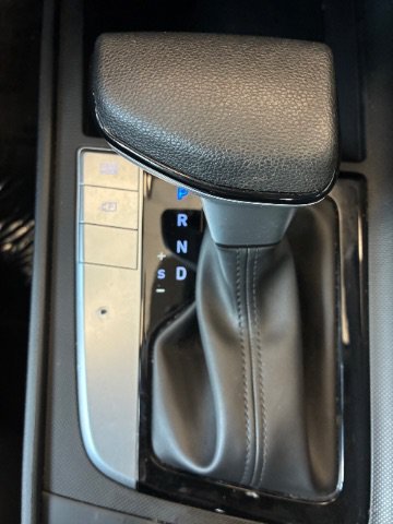 Used 2026 Hyundai Elantra SE FWD image 18
