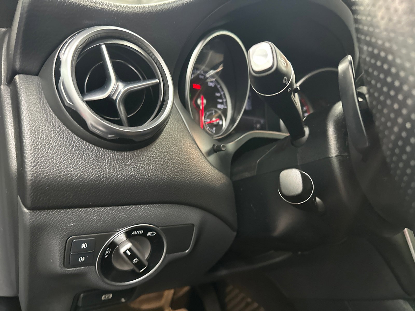 Used 2020 Mercedes-Benz GLA 250 4MATIC image 31