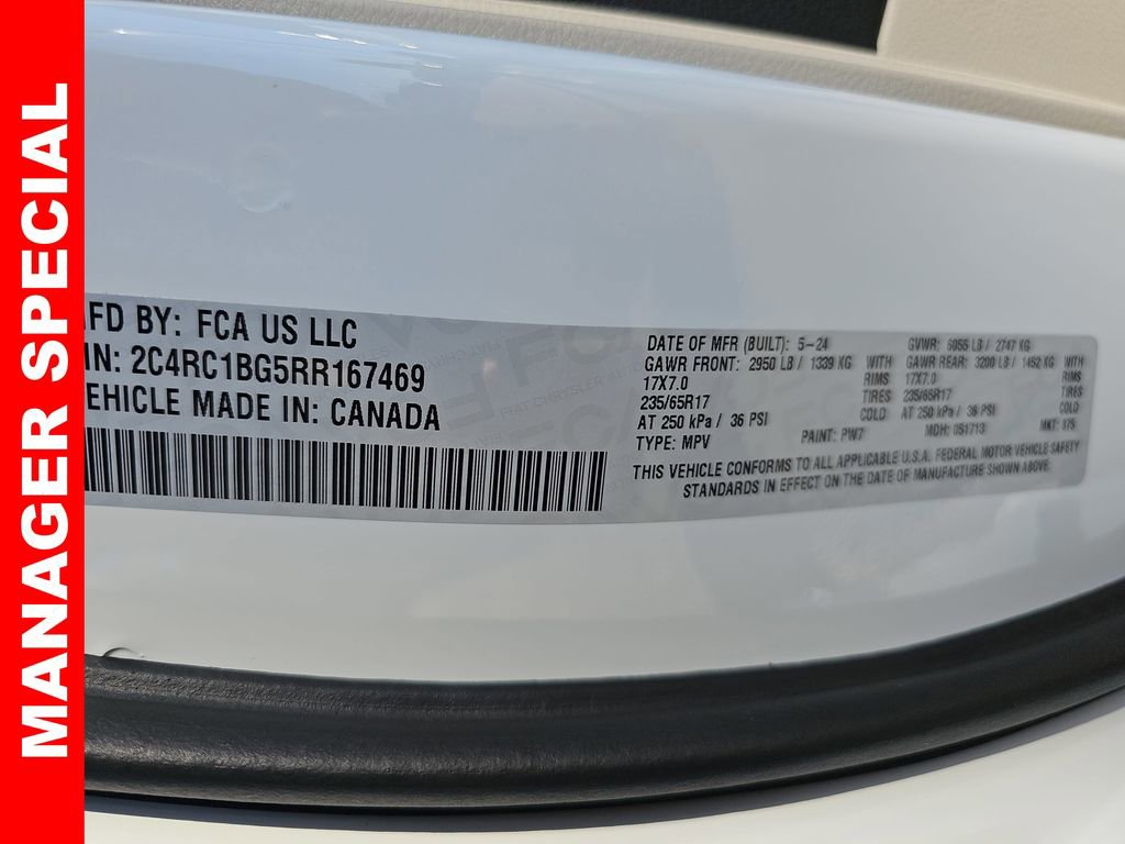 Used 2024 Chrysler Pacifica Touring-L image 42