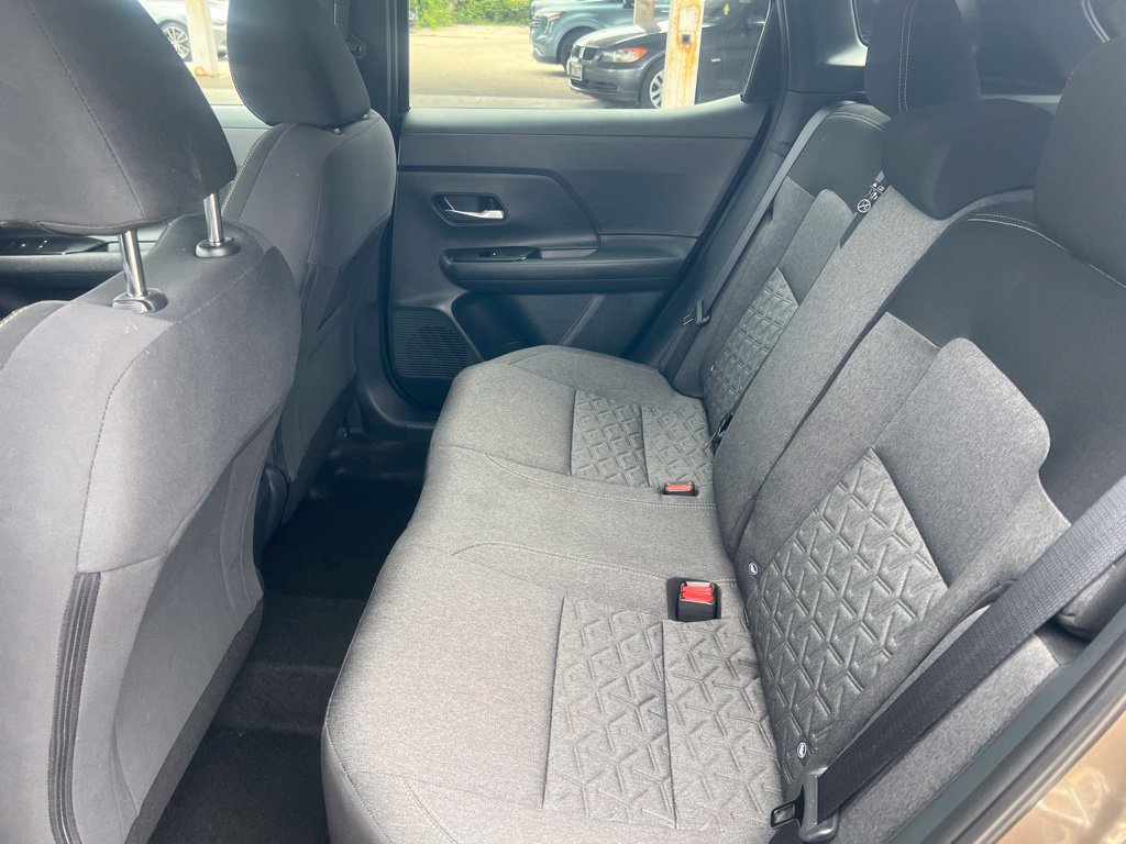 Certified 2025 Nissan Kicks SV w/ Charging Package AWD/4WD image 9