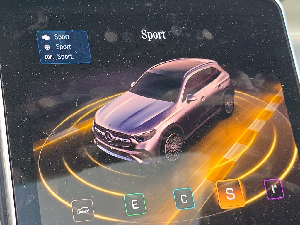 Used 2026 Mercedes-Benz GLC 300 4MATIC image 33