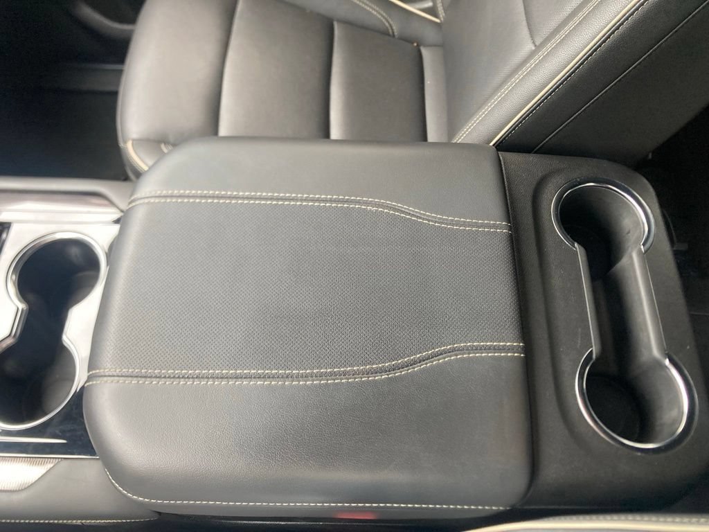 Used 2025 GMC Yukon Elevation AWD/4WD image 37