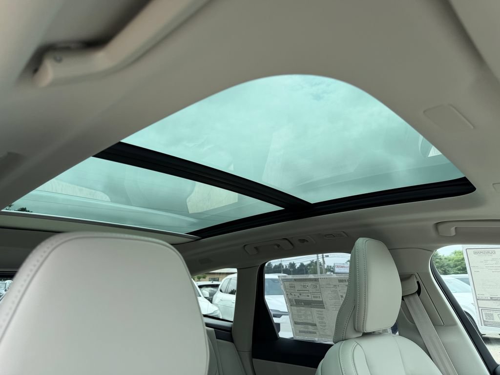New 2026 Volvo XC60 T8 Ultra w/ Protection Package Premier AWD/4WD image 10