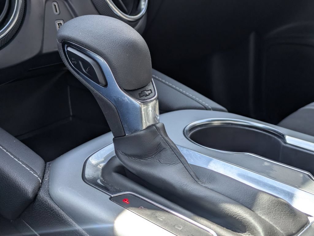 Used 2025 Chevrolet Blazer LT FWD image 17